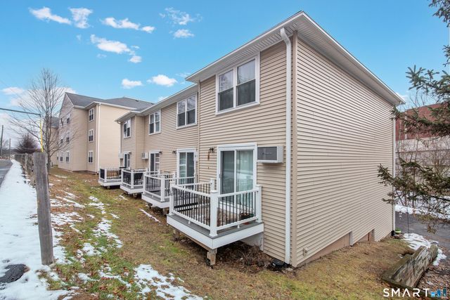 1235 East Street APT B, New Britain, CT 06053