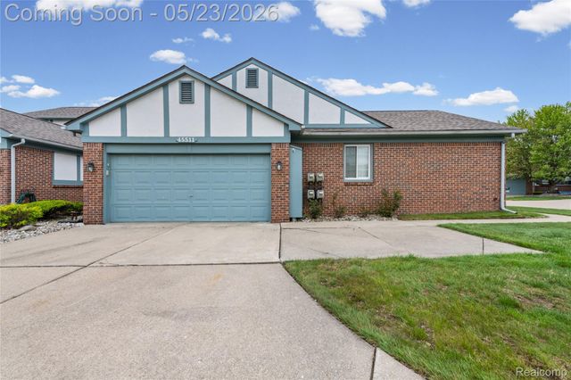 45511 Dover Drive, Macomb Township, MI 48044