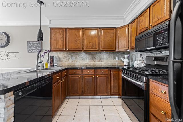 45511 Dover Drive, Macomb Township, MI 48044