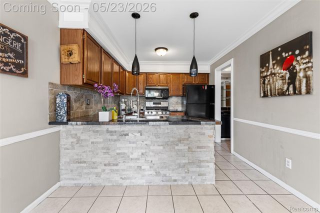45511 Dover Drive, Macomb Township, MI 48044