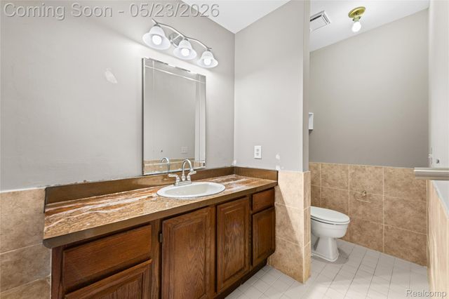 45511 Dover Drive, Macomb Township, MI 48044