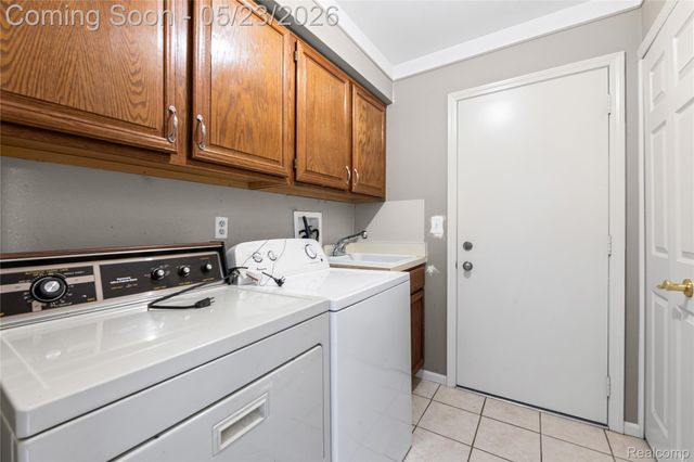 45511 Dover Drive, Macomb Township, MI 48044