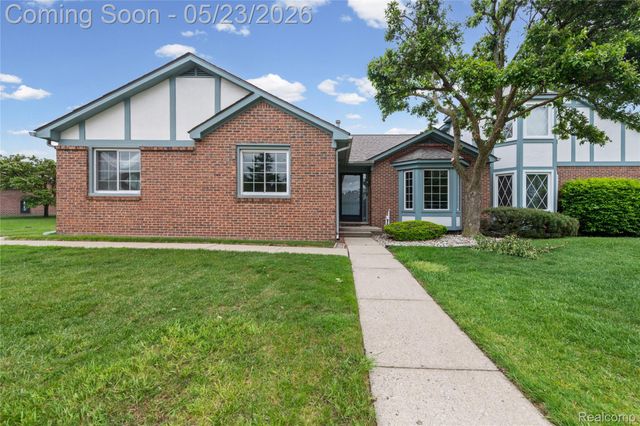 45511 Dover Drive, Macomb Township, MI 48044