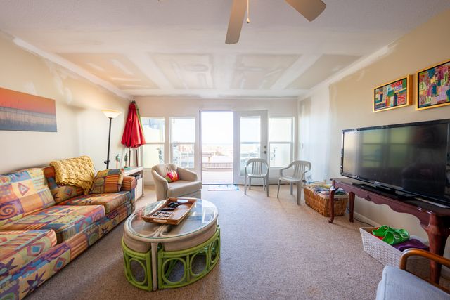 9614 Beach Boulevard, APT B, Panama City Beach, FL 32408