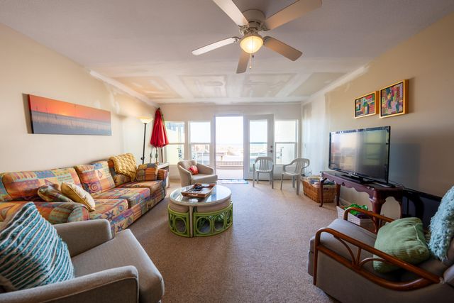 9614 Beach Boulevard, APT B, Panama City Beach, FL 32408