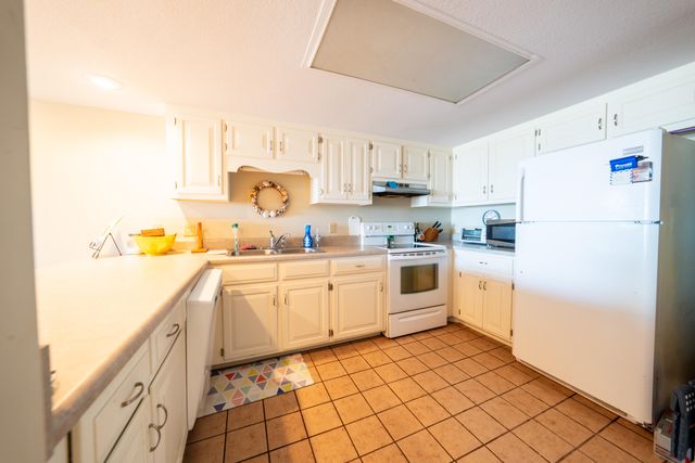 9614 Beach Boulevard, APT B, Panama City Beach, FL 32408