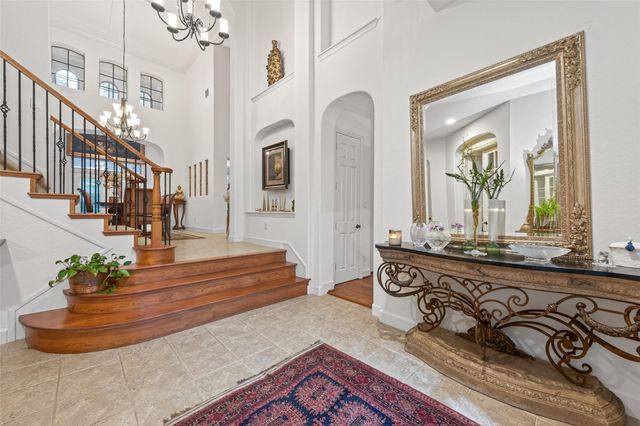 22 Frontenac Way, The Woodlands, TX 77382