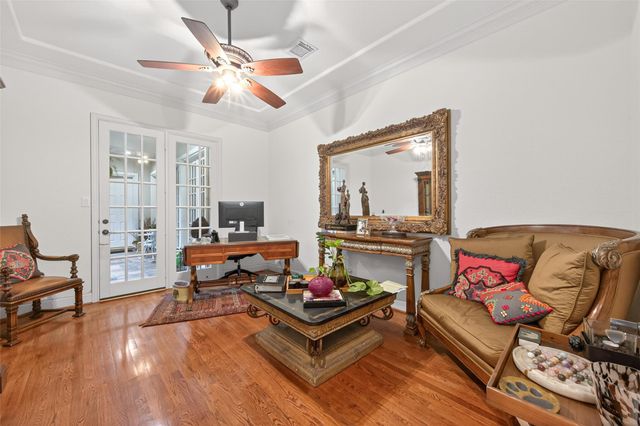 22 Frontenac Way, The Woodlands, TX 77382