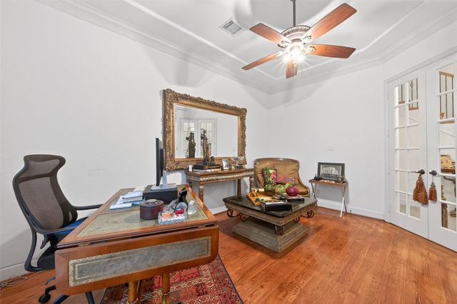 22 Frontenac Way, The Woodlands, TX 77382