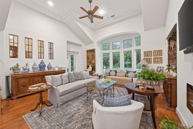 22 Frontenac Way, The Woodlands, TX 77382