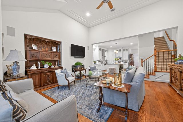 22 Frontenac Way, The Woodlands, TX 77382