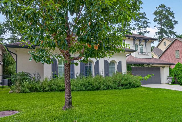 22 Frontenac Way, The Woodlands, TX 77382