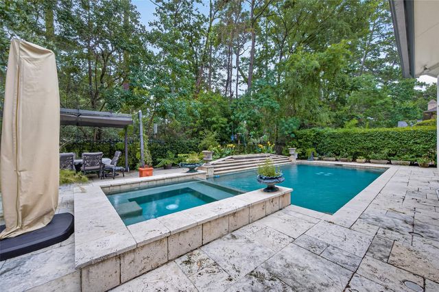 22 Frontenac Way, The Woodlands, TX 77382