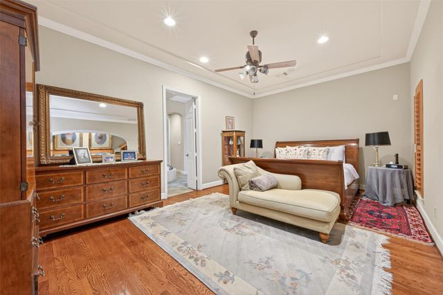 22 Frontenac Way, The Woodlands, TX 77382