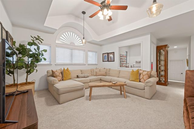 22 Frontenac Way, The Woodlands, TX 77382
