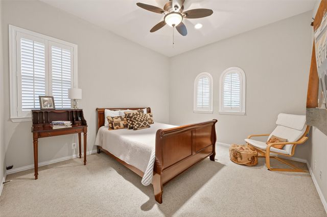 22 Frontenac Way, The Woodlands, TX 77382