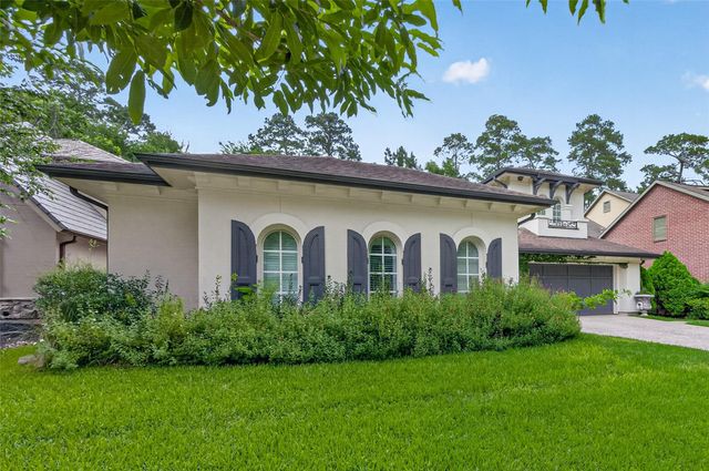 22 Frontenac Way, The Woodlands, TX 77382