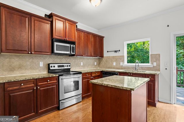 1425 Liberty Parkway NW, Atlanta, GA 30318