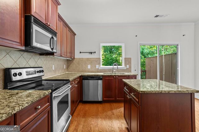 1425 Liberty Parkway NW, Atlanta, GA 30318
