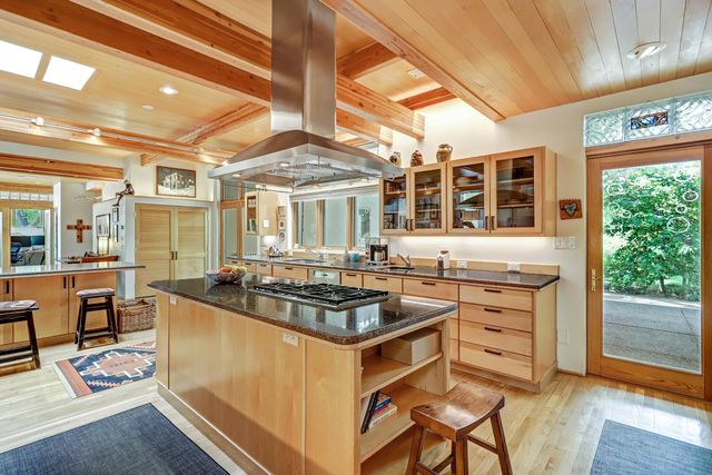 2535 Elfego Place NW, Albuquerque, NM 87107