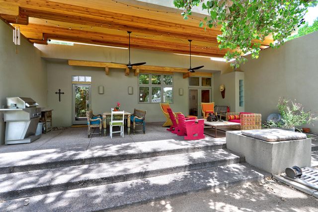 2535 Elfego Place NW, Albuquerque, NM 87107