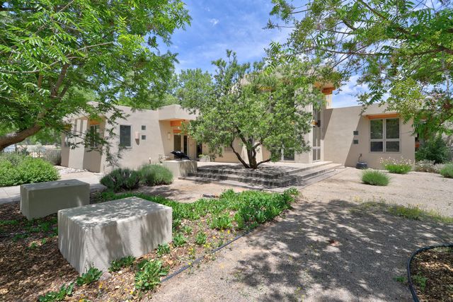 2535 Elfego Place NW, Albuquerque, NM 87107