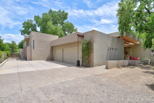2535 Elfego Place NW, Albuquerque, NM 87107