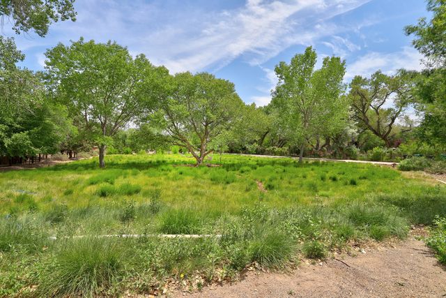 2535 Elfego Place NW, Albuquerque, NM 87107