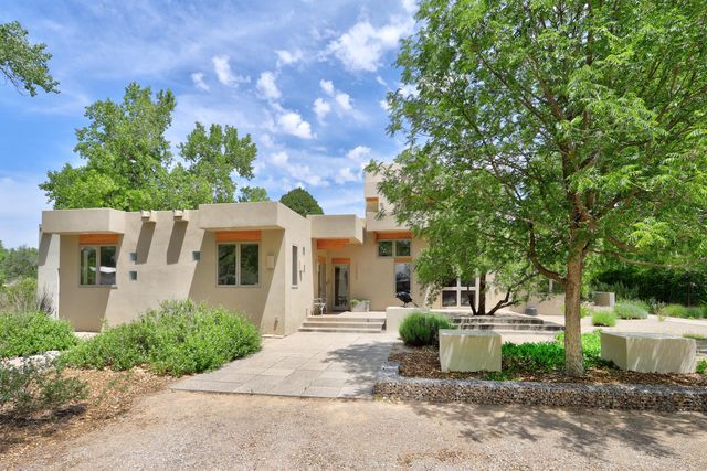 2535 Elfego Place NW, Albuquerque, NM 87107