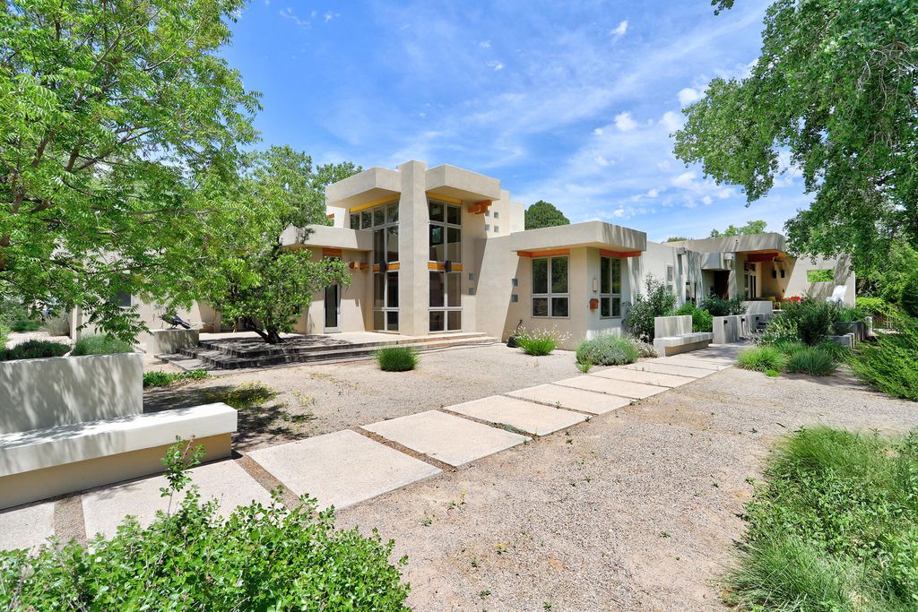 2535 Elfego Place NW, Albuquerque, NM 87107