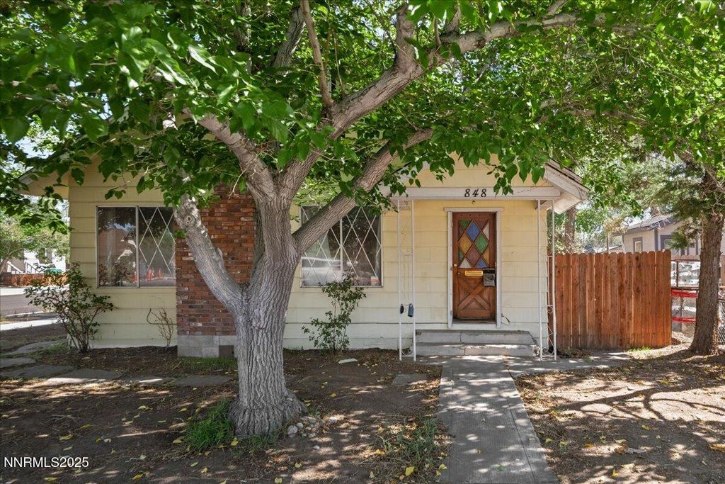 848 Rock Boulevard, Sparks, NV 89431