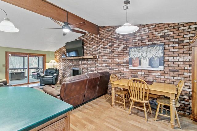 W9477 Parkway Drive, Poynette, WI 53955