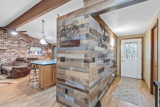 W9477 Parkway Drive, Poynette, WI 53955