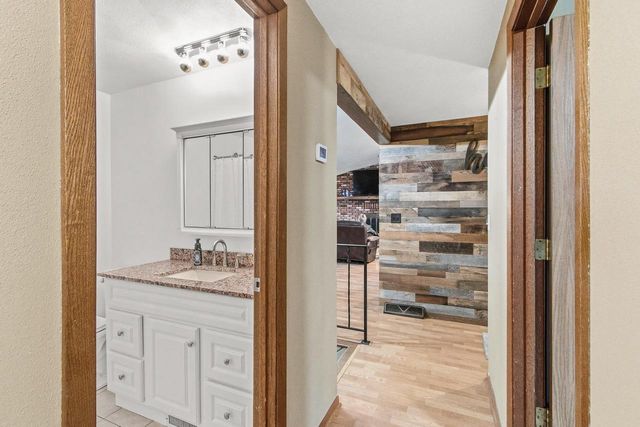 W9477 Parkway Drive, Poynette, WI 53955