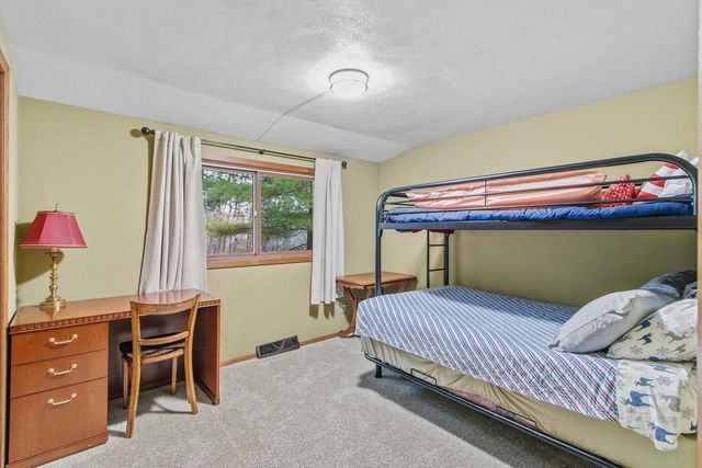 W9477 Parkway Drive, Poynette, WI 53955