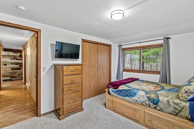 W9477 Parkway Drive, Poynette, WI 53955