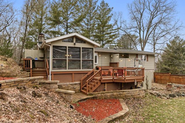 W9477 Parkway Drive, Poynette, WI 53955