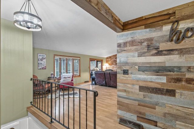 W9477 Parkway Drive, Poynette, WI 53955