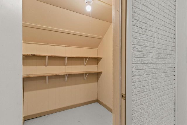 W9477 Parkway Drive, Poynette, WI 53955