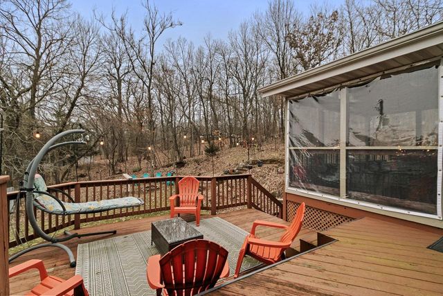 W9477 Parkway Drive, Poynette, WI 53955