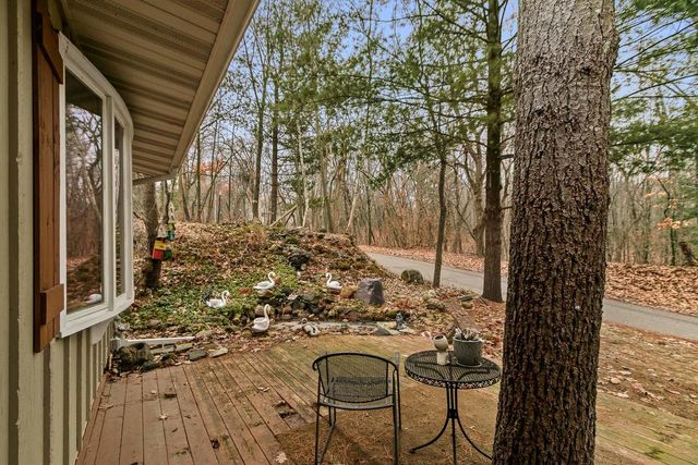 W9477 Parkway Drive, Poynette, WI 53955