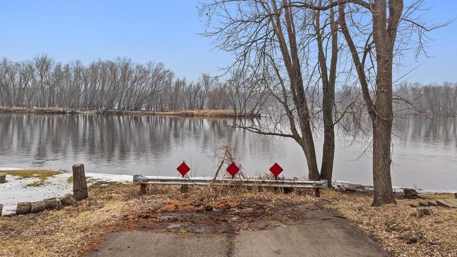 W9477 Parkway Drive, Poynette, WI 53955