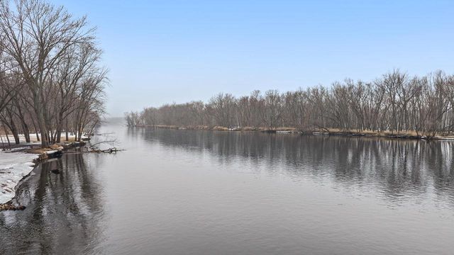 W9477 Parkway Drive, Poynette, WI 53955