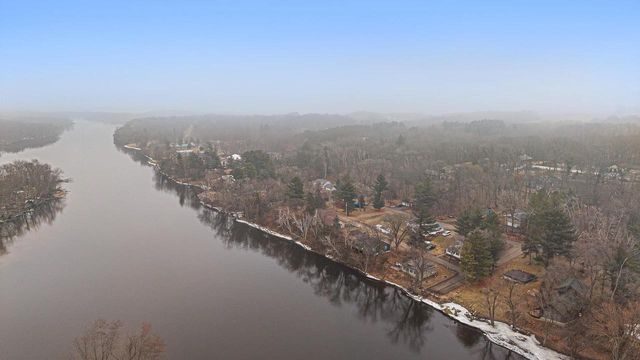 W9477 Parkway Drive, Poynette, WI 53955