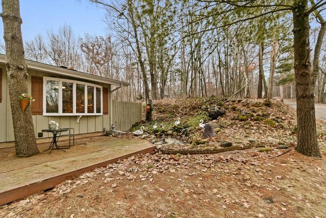 W9477 Parkway Drive, Poynette, WI 53955