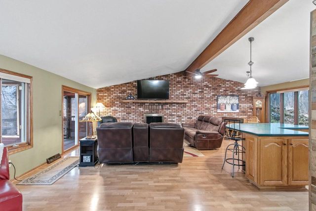 W9477 Parkway Drive, Poynette, WI 53955