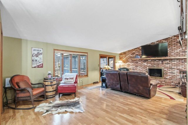 W9477 Parkway Drive, Poynette, WI 53955