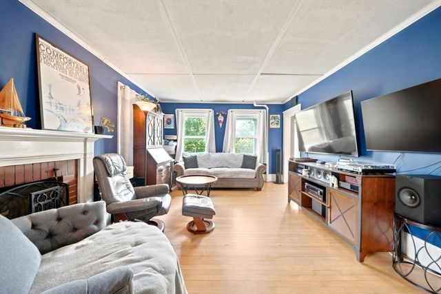715 River St, Haverhill, MA 01832