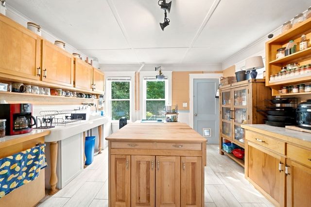715 River St, Haverhill, MA 01832