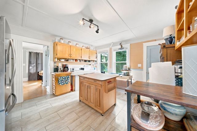 715 River St, Haverhill, MA 01832